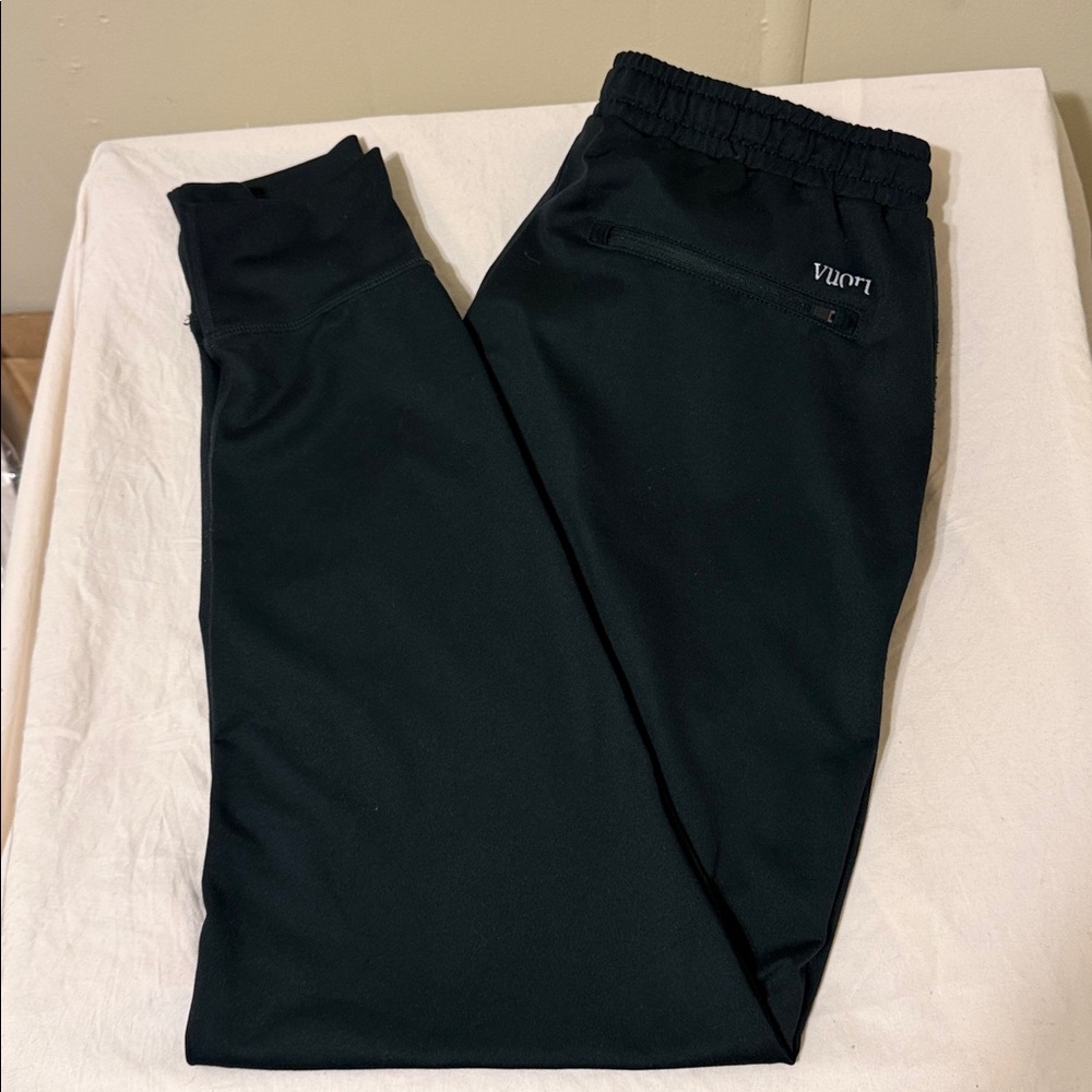 Vuori  Men’s Dark Green Joggers with White Logo - Picture 5 of 9